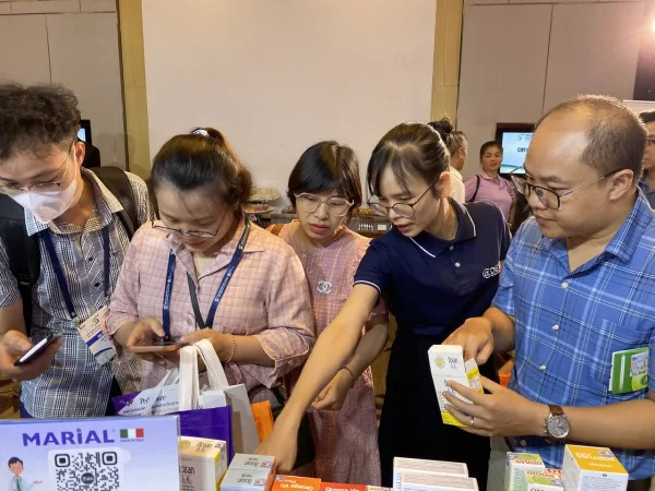 Gần 1000 đại biểu tham dự sự kiện Hội nghị Nhi khoa Bệnh viện Nhi TW và tham quan gian trưng bày của Trí Khang Pharma
