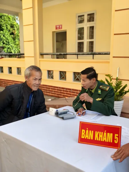 Trí Khang Pharma đồng hành cùng Bộ đội Biên phòng tỉnh Lạng Sơn trong chương trình “Áo ấm mùa đông biên giới 2024” Trí Khang Pharma đồng hành cùng Bộ đội Biên phòng tỉnh Lạng Sơn trong chương trình “Áo ấm mùa đông biên giới 2024”