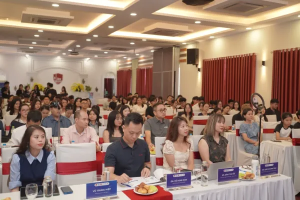 Trí Khang Pharma đồng hành cùng chung kết Road to Marcom 2025 – ”tiếp lửa” thế hệ marketer trẻ ngành Y Dược
