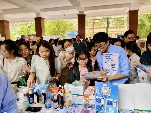 Trí Khang Pharma đồng hành cùng Hội nghị Khoa học Nhi khoa – Kỷ niệm 65 năm thành lập Bộ môn Nhi, Trường Đại học Y Hà Nội