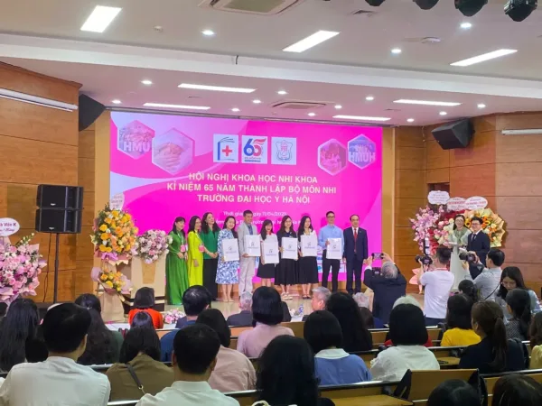 Trí Khang Pharma đồng hành cùng Hội nghị Khoa học Nhi khoa – Kỷ niệm 65 năm thành lập Bộ môn Nhi, Trường Đại học Y Hà Nội
