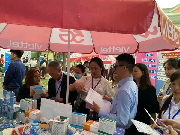 Trí Khang Pharma đồng hành cùng Hội Nội soi Tiêu hóa Can thiệp Việt Nam tại sự kiện khoa học: Ứng dụng một số tiến bộ trong chẩn đoán và điều trị ung thư sớm đại trực tràng