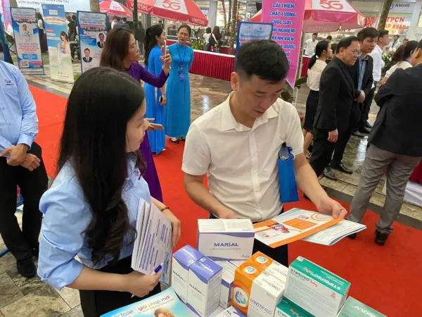 Trí Khang Pharma đồng hành cùng Hội Nội soi Tiêu hóa Can thiệp Việt Nam tại sự kiện khoa học: Ứng dụng một số tiến bộ trong chẩn đoán và điều trị ung thư sớm đại trực tràng