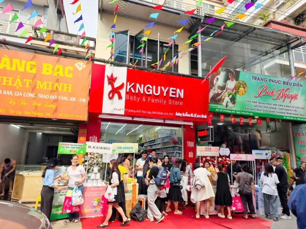 Trí Khang Pharma chúc mừng KNguyễn Baby & Family Store khai trương cơ sở mới – Lan tỏa giá trị vì sức khỏe gia đình Việt